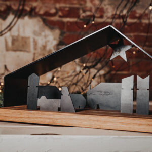 Krippe aus Wildeiche und Schwarzstahl